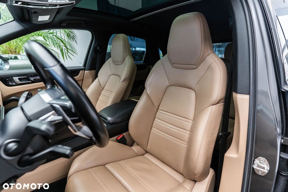 Porsche Cayenne Standard - 17