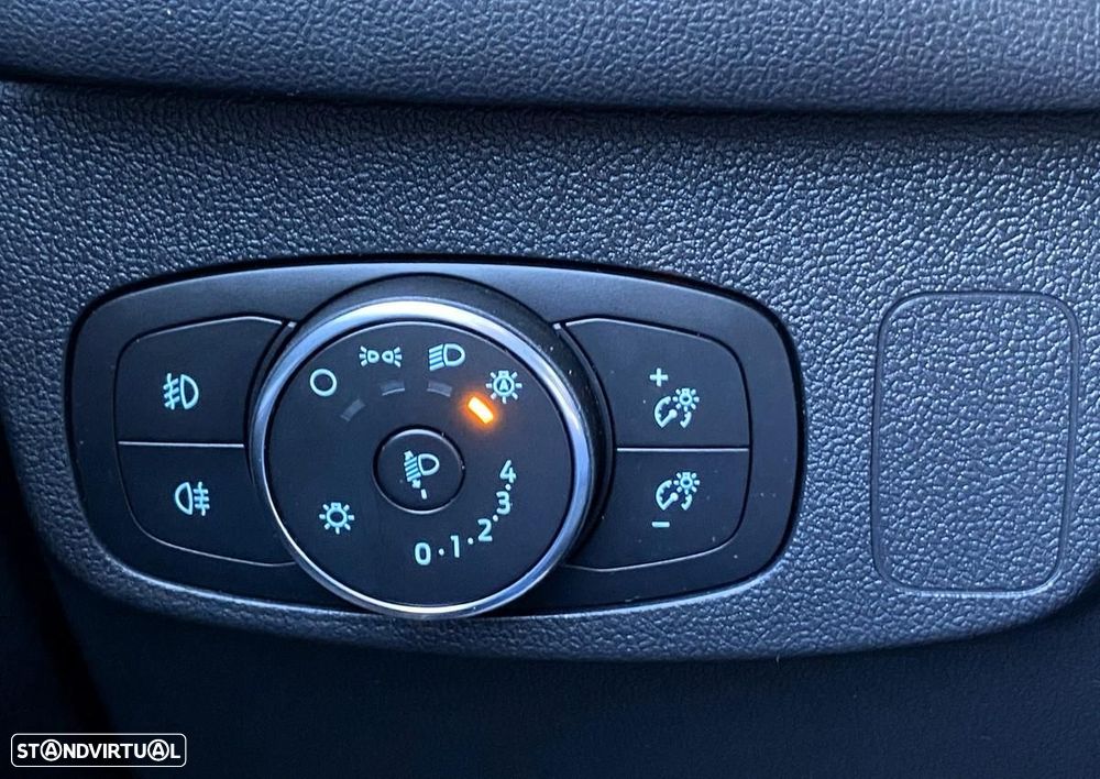 Ford Focus SW 1.5 TDCi EcoBlue Titanium - 24