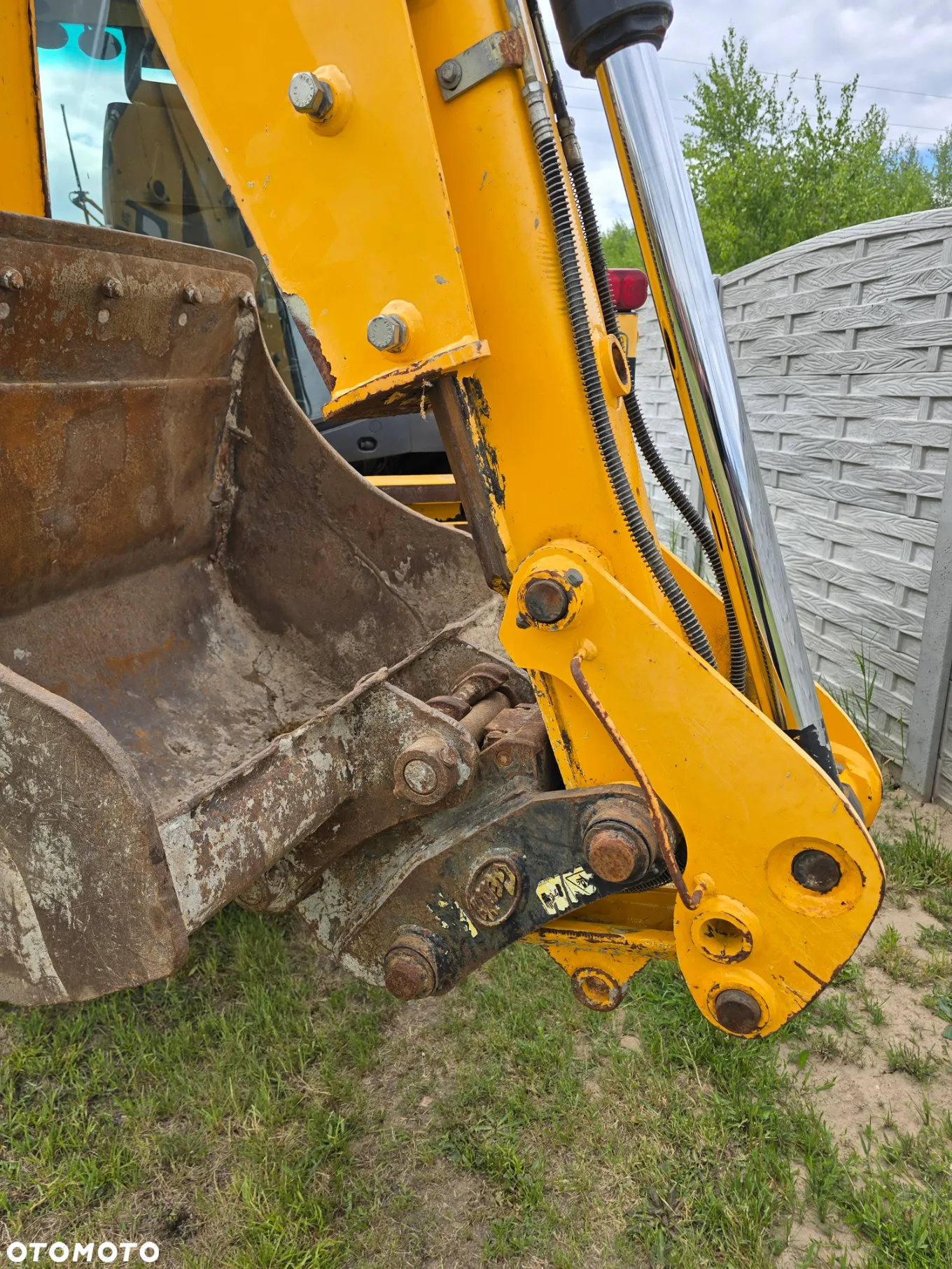 JCB - 8
