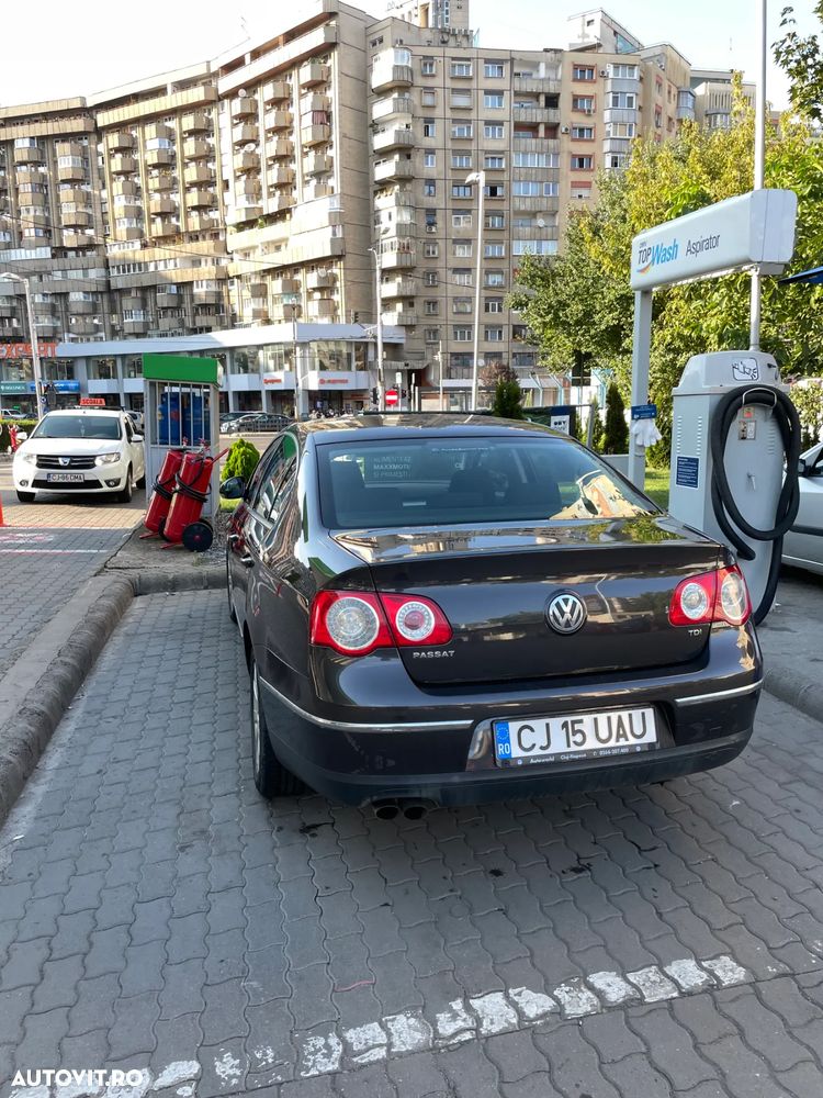 Volkswagen Passat - 2