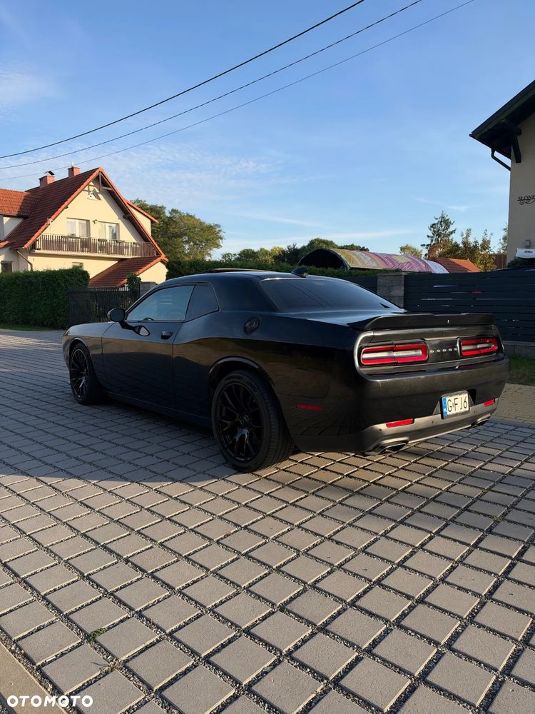 Dodge Challenger - 5