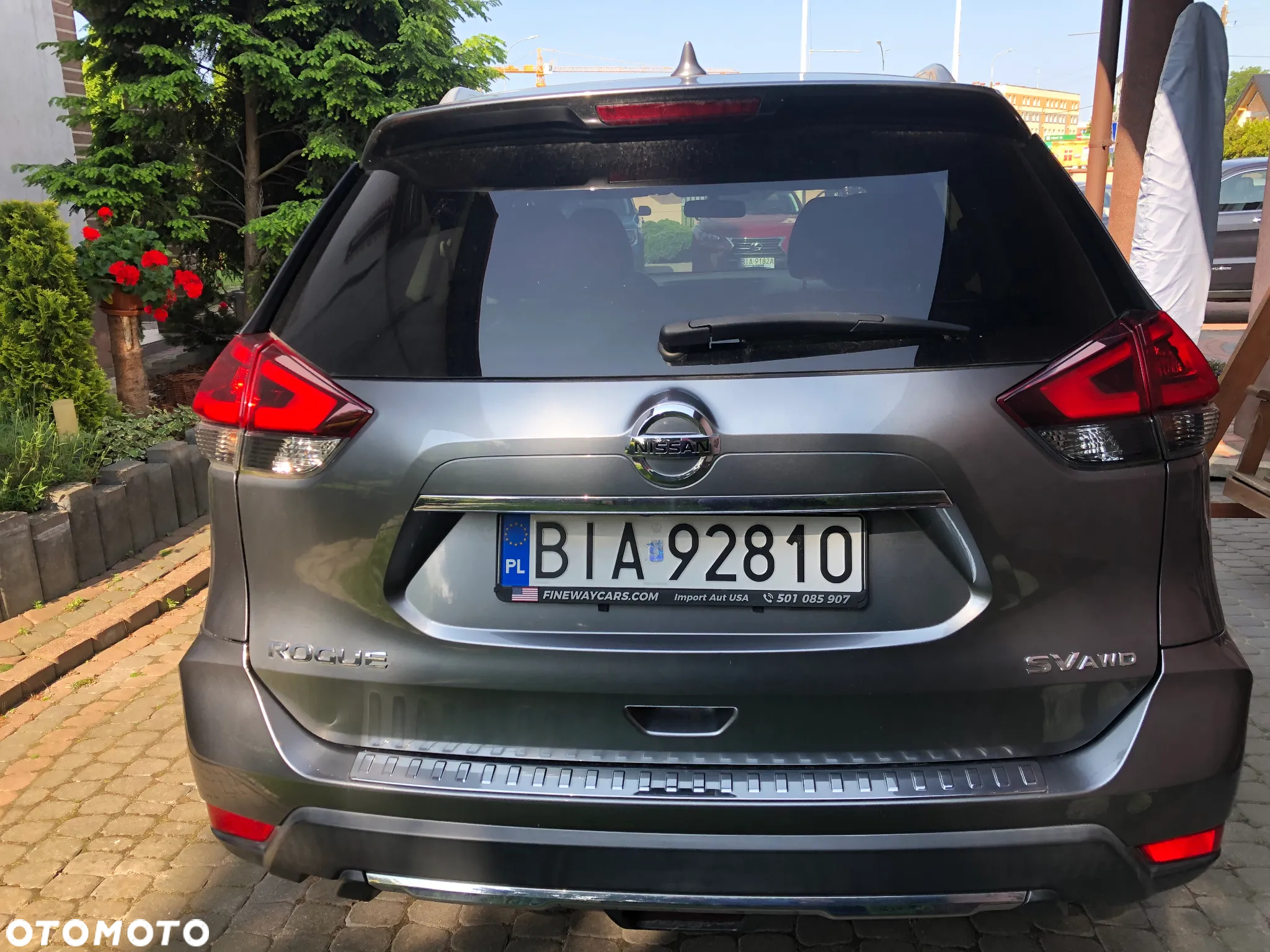 Nissan Rogue - 12