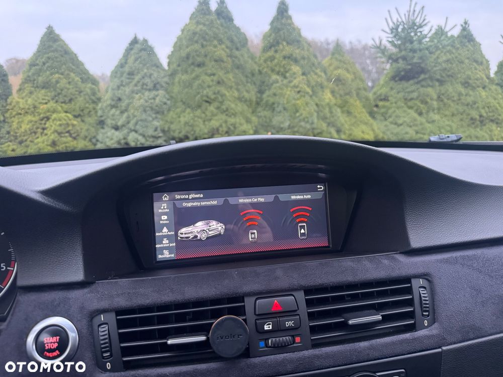 BMW Seria 3 320d DPF Touring - 12