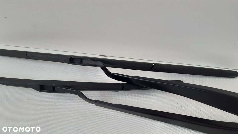 CHRYSLER PACIFICA 16- RAMIONA WYCIERACZEK - 5