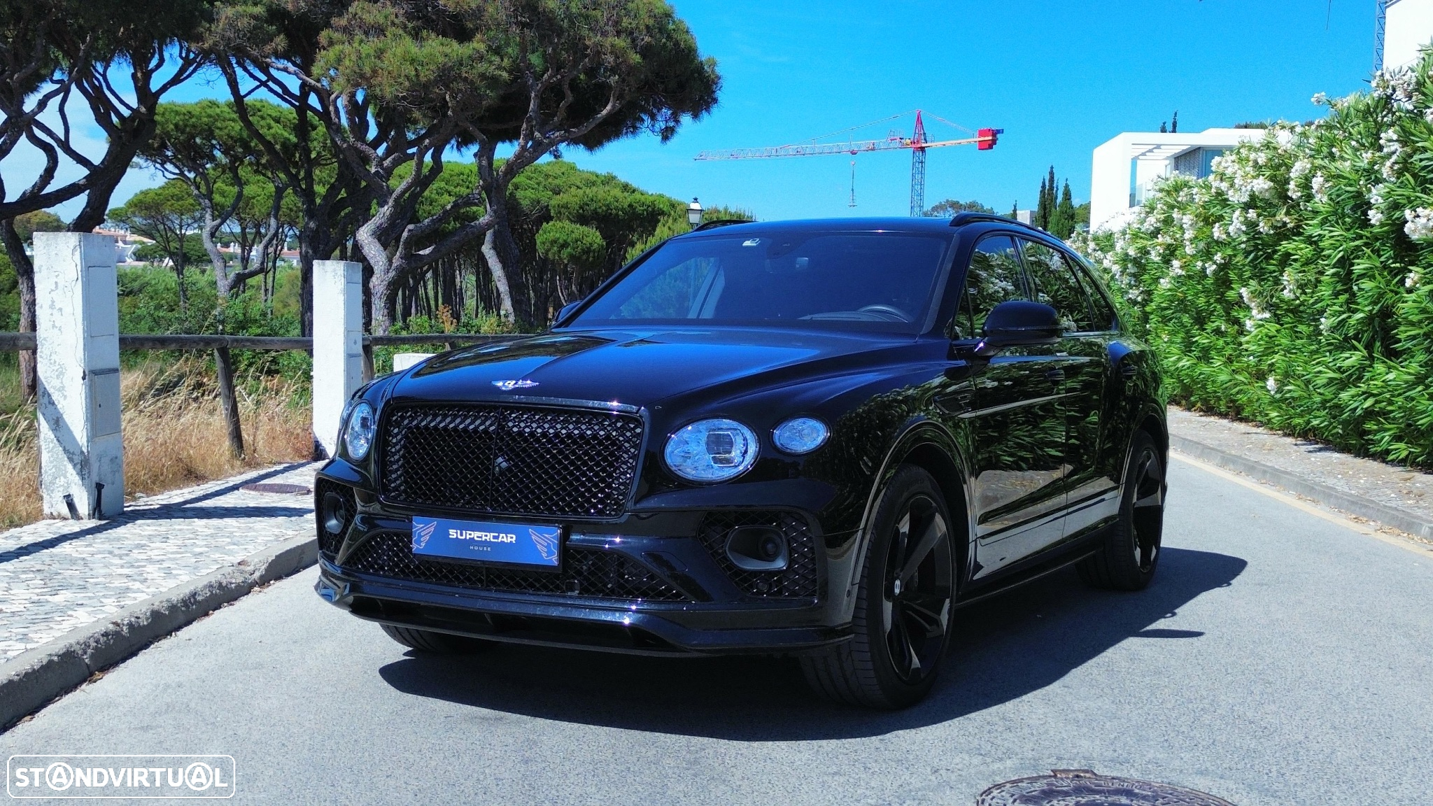 Bentley Bentayga - 30