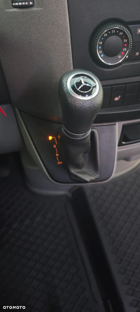 Mercedes-Benz Sprinter - 22