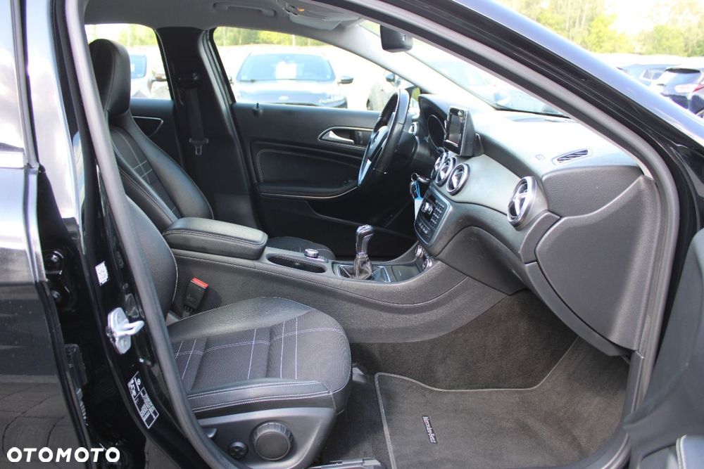 Mercedes-Benz GLA - 27