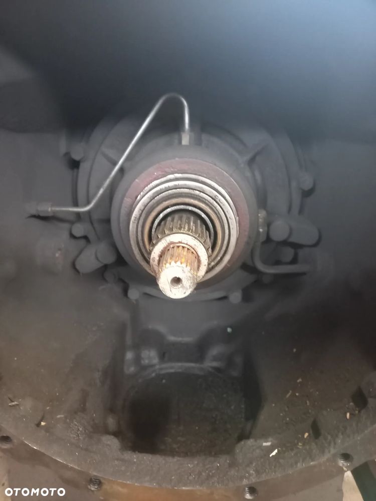 Massey Ferguson skrzynia biegów 3382295M3,3580845M1,obudowa skrzyni,rewers,a b,żół zając,speed shift,3583406M2,3382229M3,3580495M00,3580496M00,3582154M00,widełki,koło zębate,wałek,choinka.kompletna skrzynia,wybierak. - 5