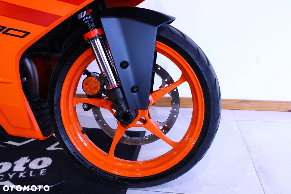 KTM RC 390 - 21