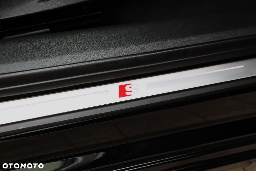 Audi A6 Avant 55 TFSI e quattro S tronic S line - 28