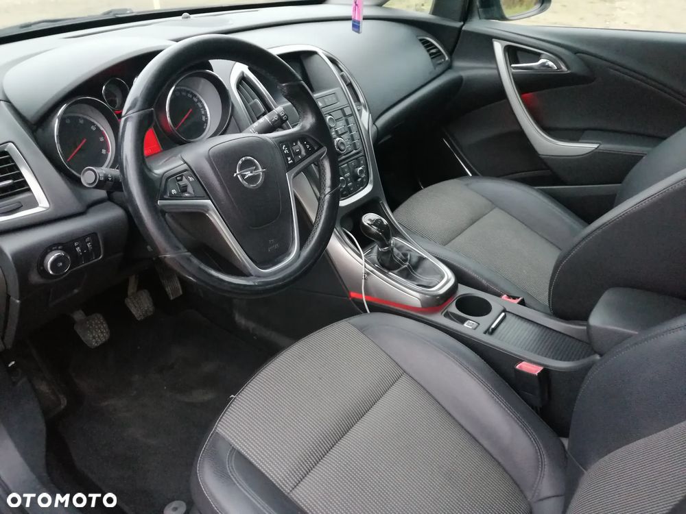 Opel Astra 1.4 T Cosmo - 9