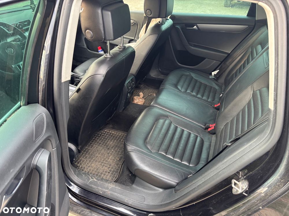 Volkswagen Passat 2.0 TDI DSG BlueMotion Technology Comfortline - 10