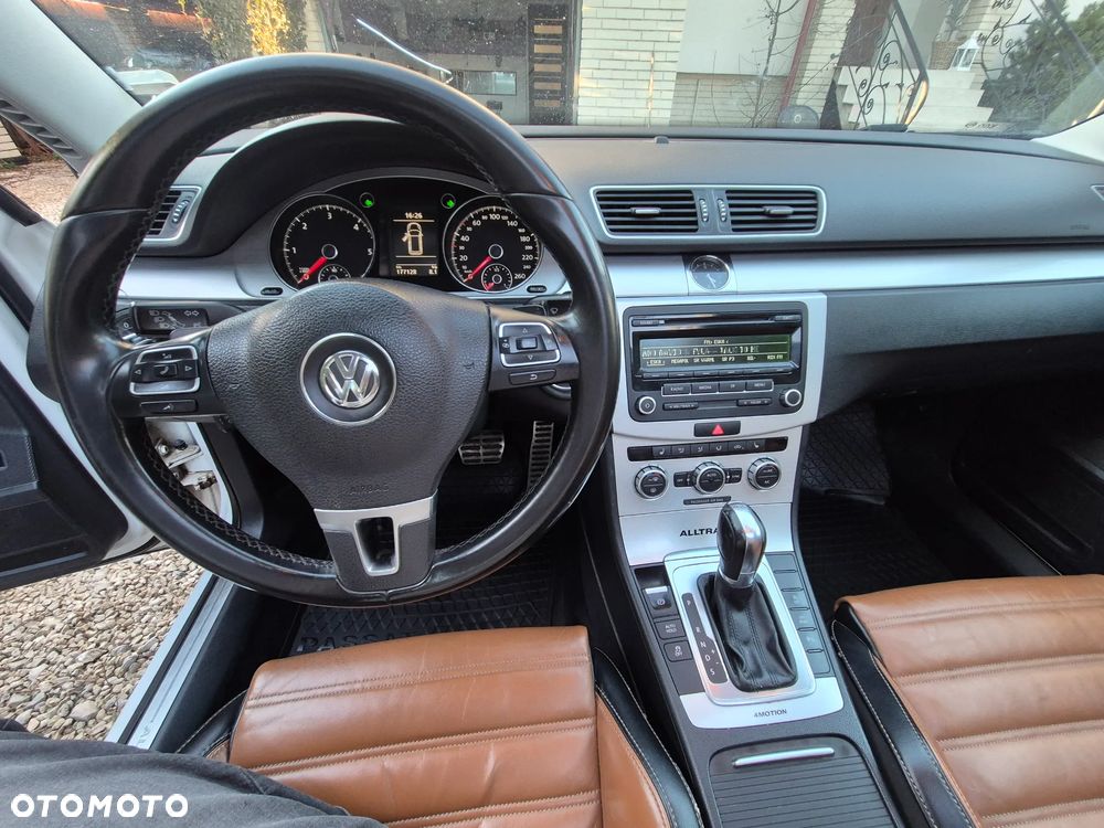 Volkswagen Passat 2.0 TDI DSG BlueMotion Technology Highline - 32