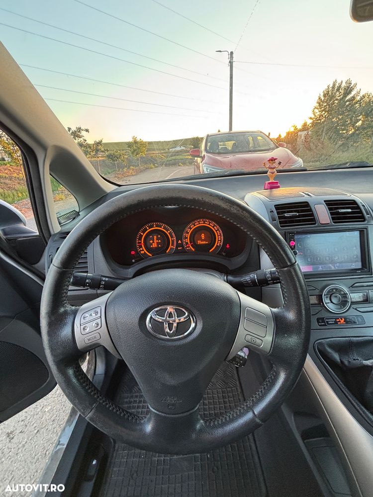 Toyota Auris 1.6 Sol - 14