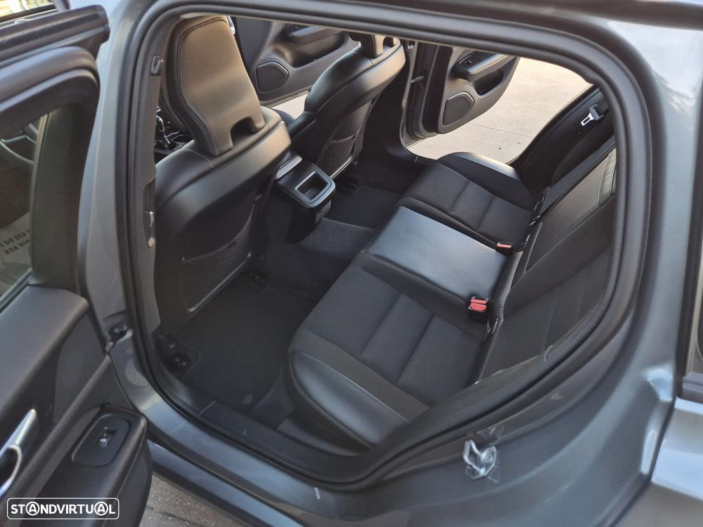 Volvo V60 2.0 D3 Momentum Plus - 49