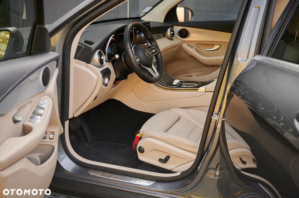 Mercedes-Benz GLC 300 e 4-Matic Business Edition - 16