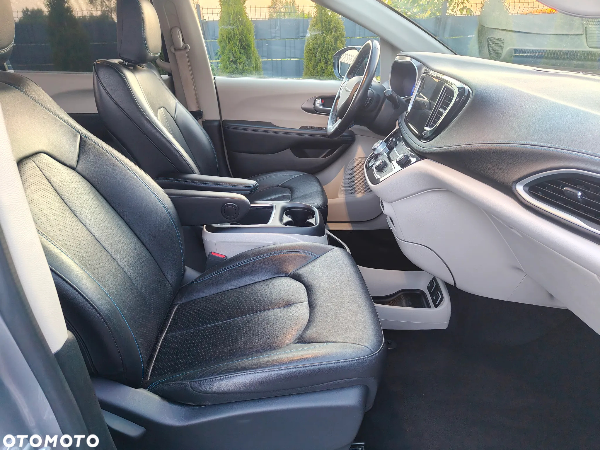 Chrysler Pacifica - 27