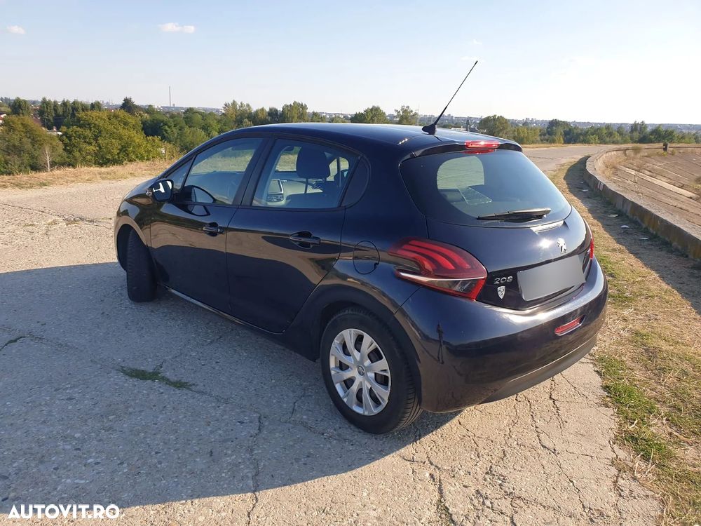 Peugeot 208 1.6 e-HDi FAP STT Allure - 5