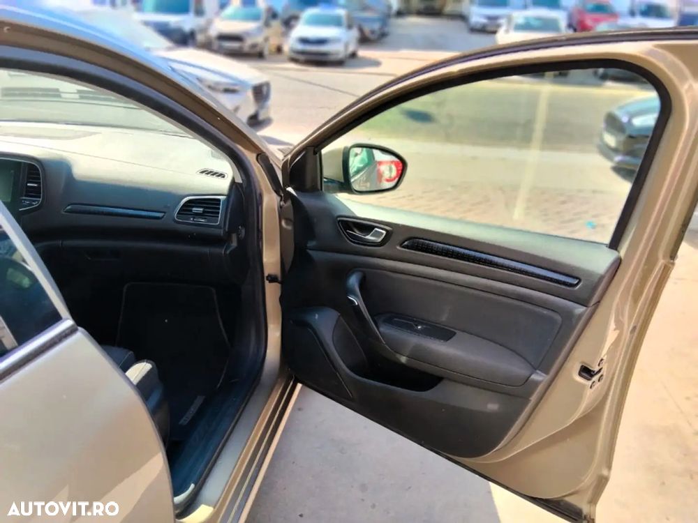 Renault Megane ENERGY TCe 100 EXPERIENCE - 12