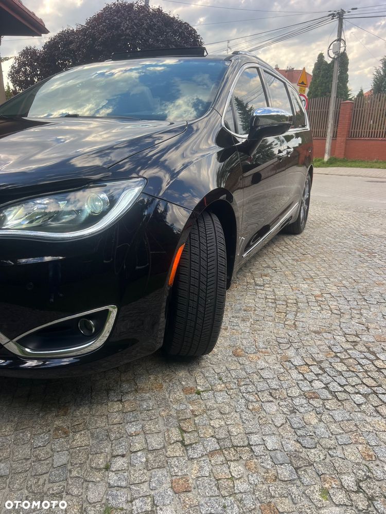 Chrysler Pacifica - 25