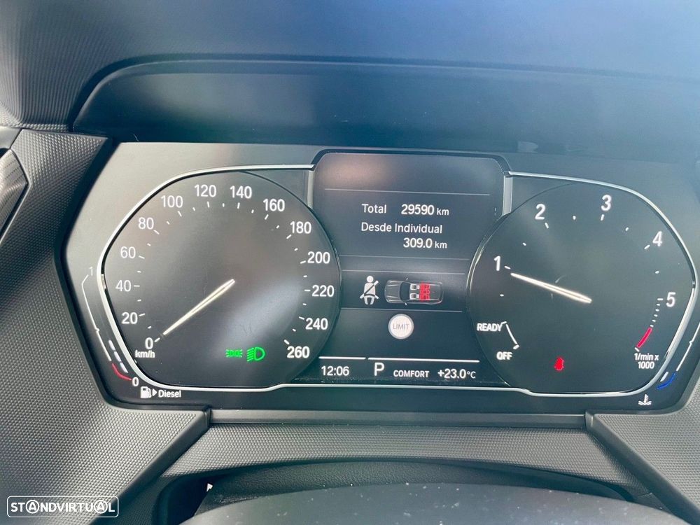BMW 116 d Pack Desportivo M Auto - 23