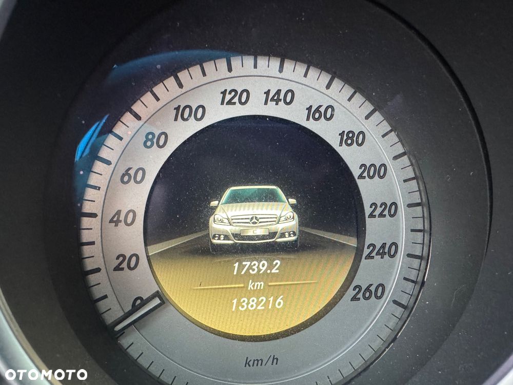 Mercedes-Benz Klasa C 180 BlueEFFICIENCY - 11