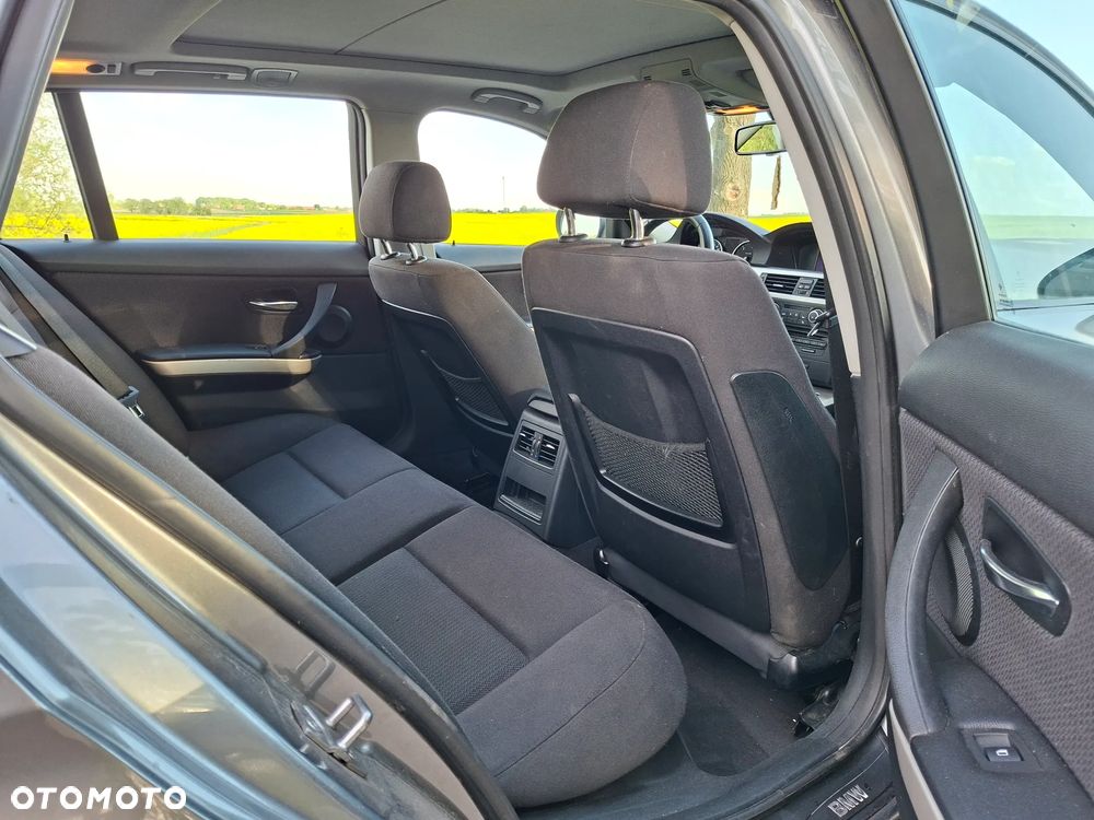 BMW Seria 3 320d DPF Edition Sport - 15
