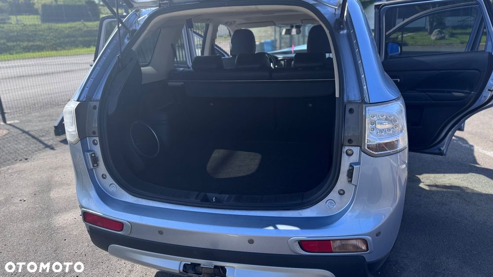 Mitsubishi Outlander 2.0 4WD Plug-In Hybrid Plus - 20
