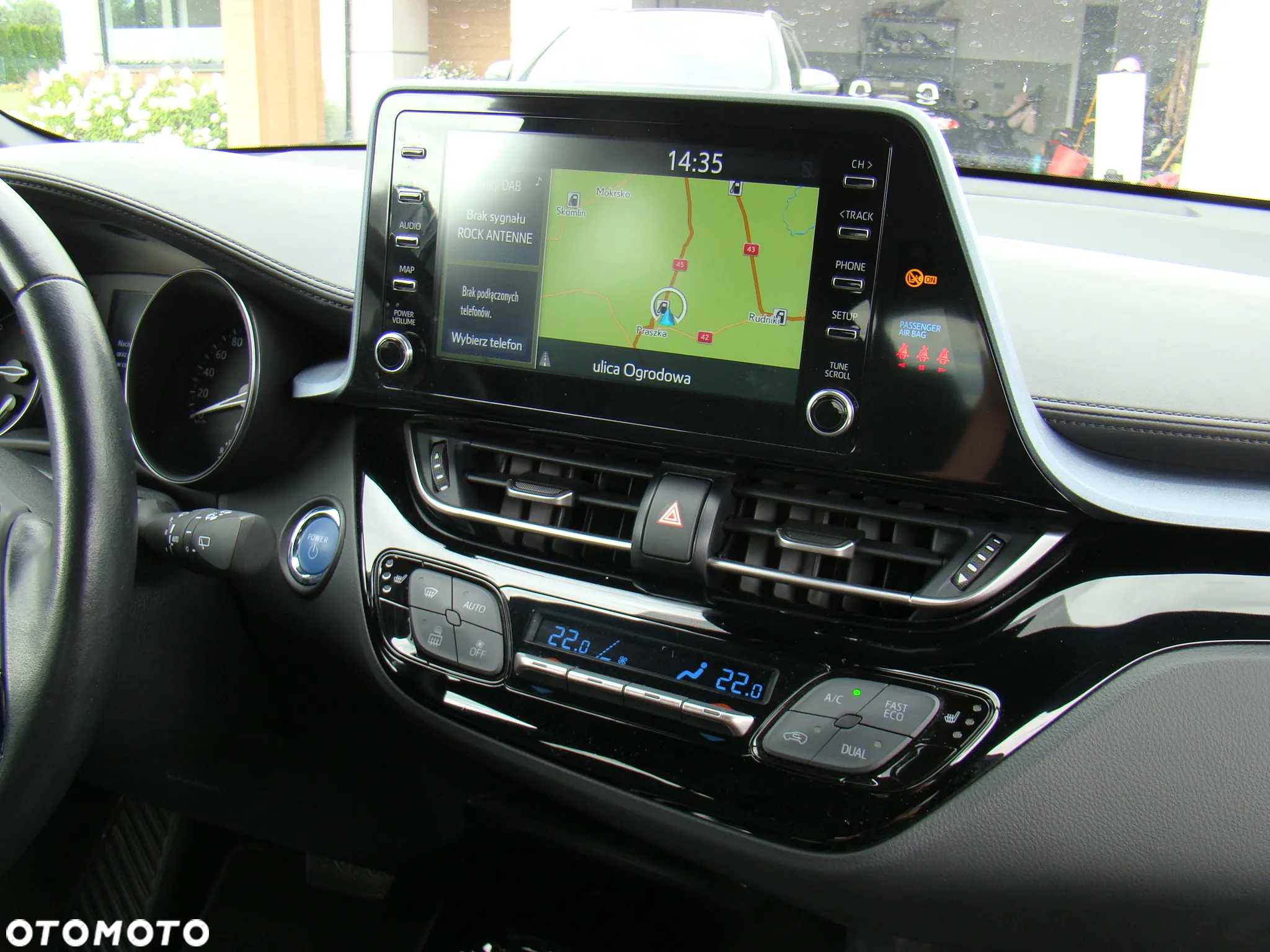 Toyota C-HR 1.8 Hybrid Team Deutschland - 38