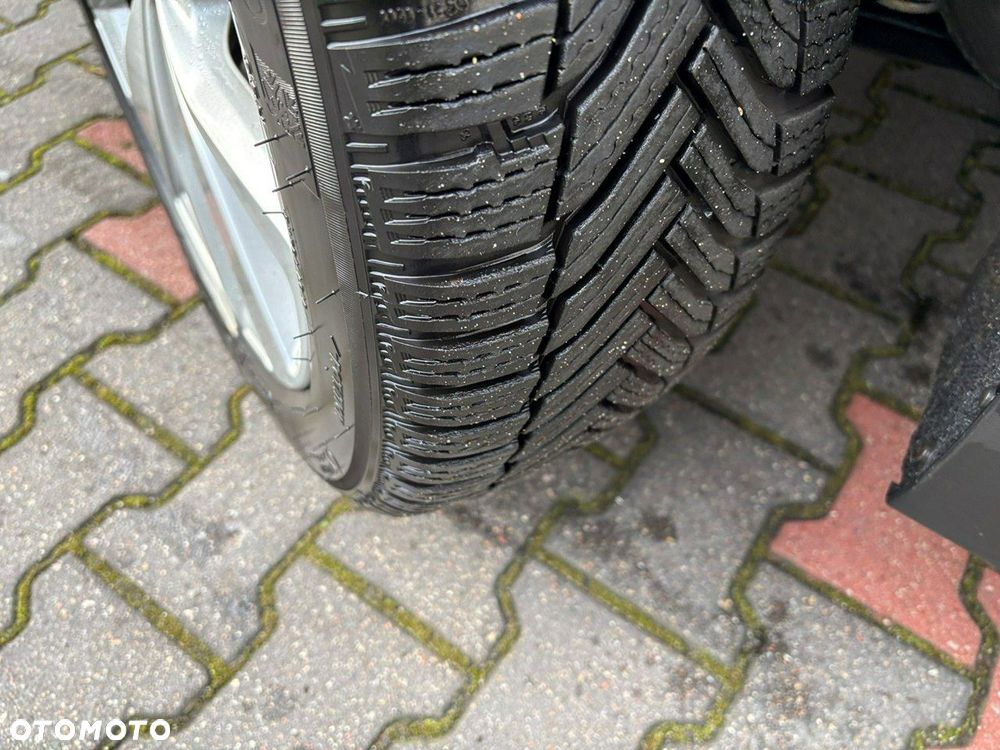 Renault Grand Scenic - 32