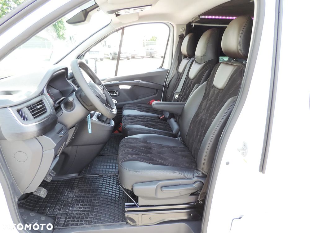 Renault Trafic - 16