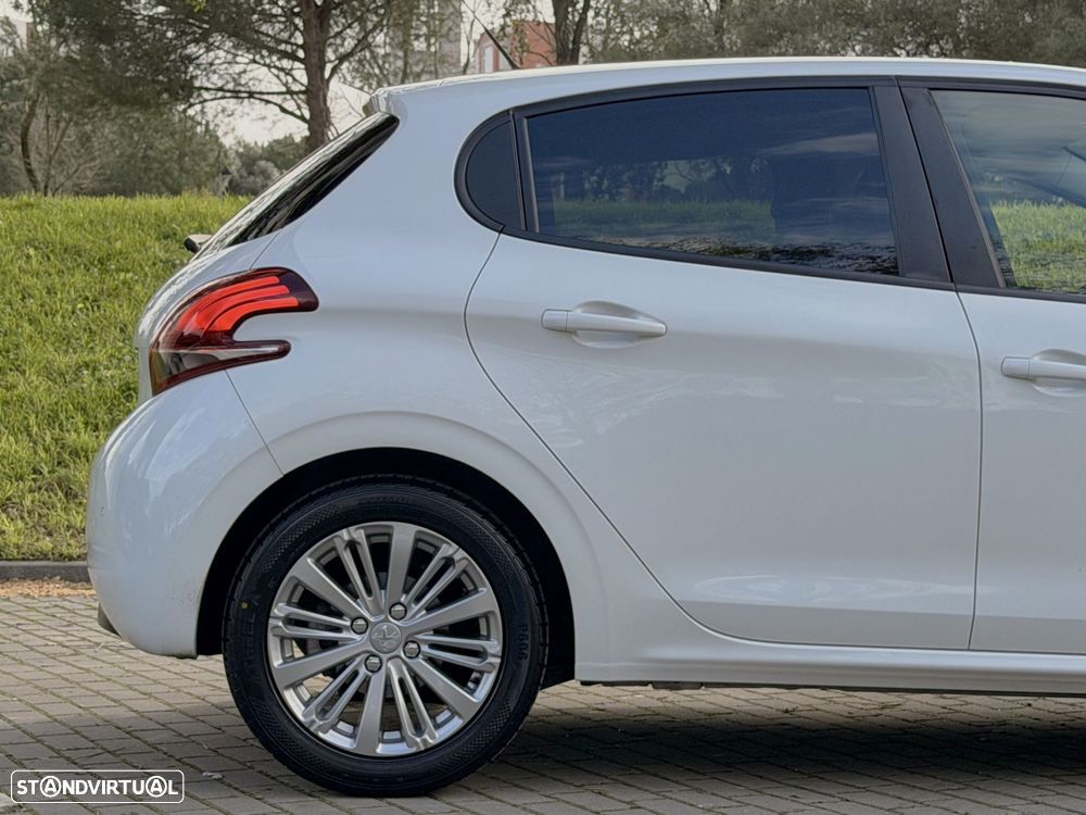 Peugeot 208 1.5 BlueHDi Signature - 17