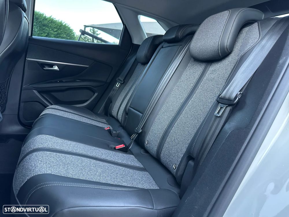 Peugeot 3008 PureTech 130 Stop & Start GPF Allure - 19