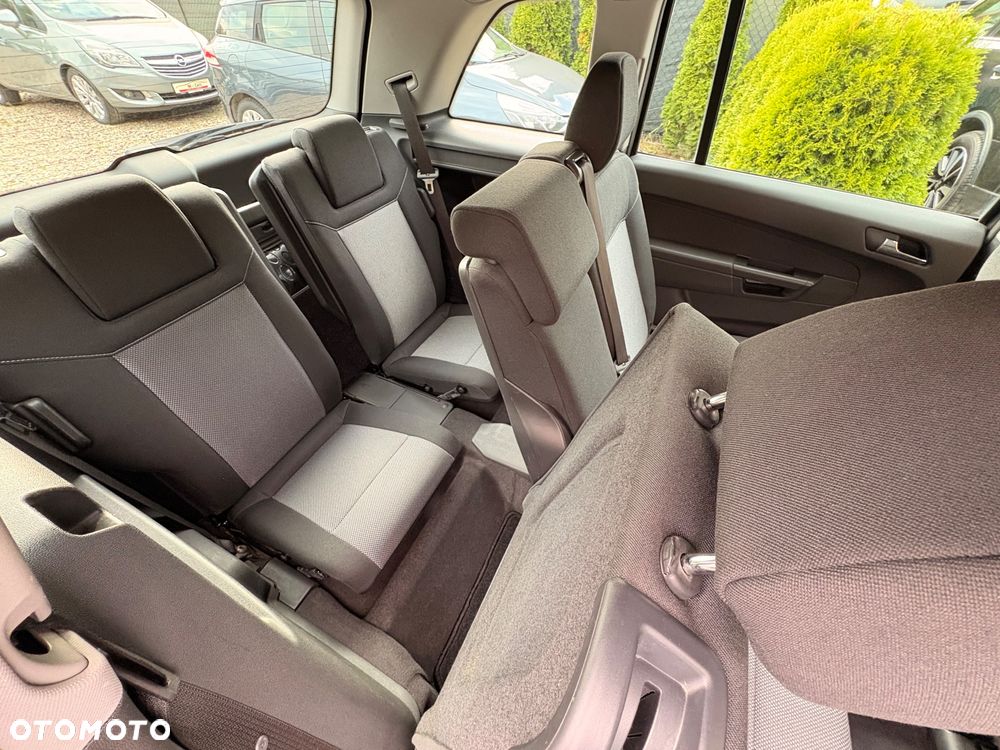 Opel Zafira 1.8 Sport - 26