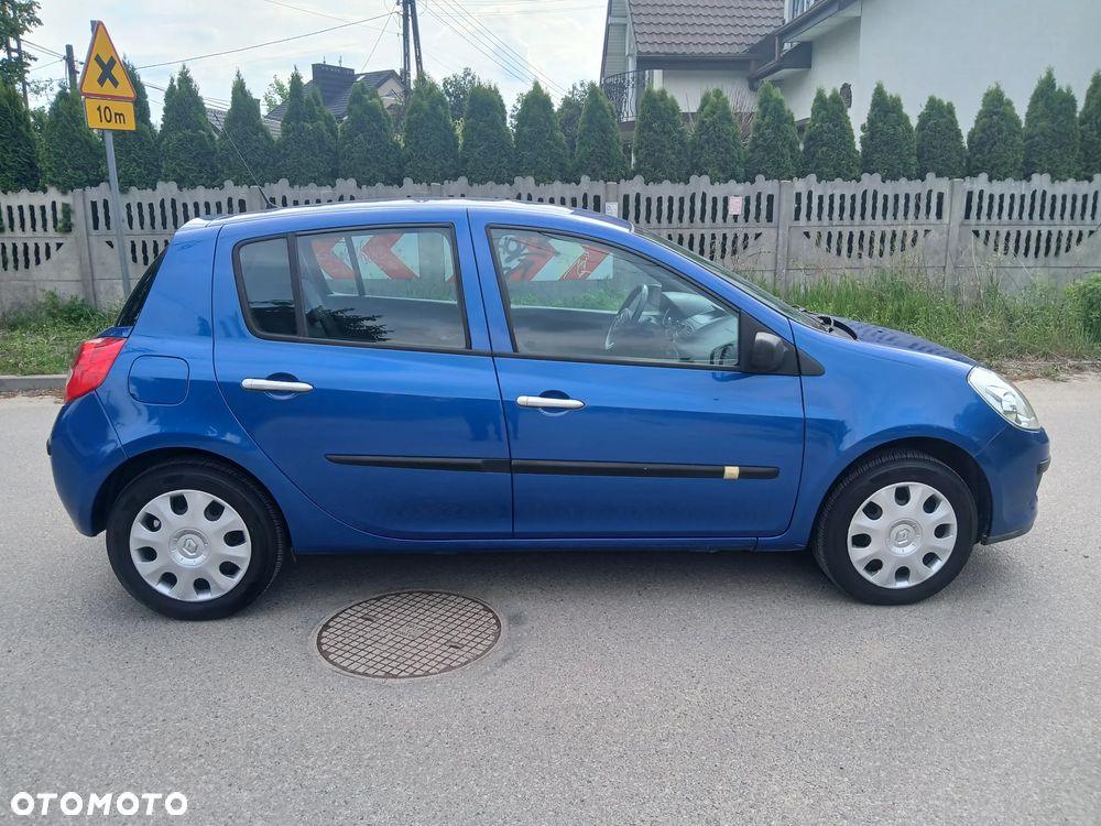 Renault Clio - 8