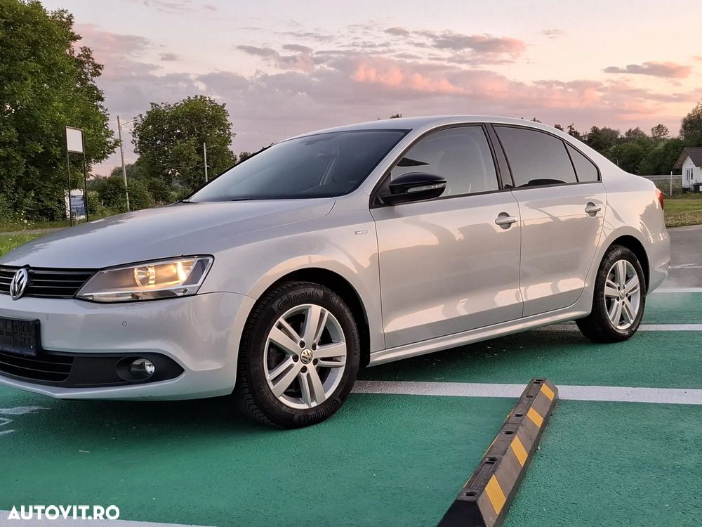 Volkswagen Jetta 1.2 TSI Match - 1