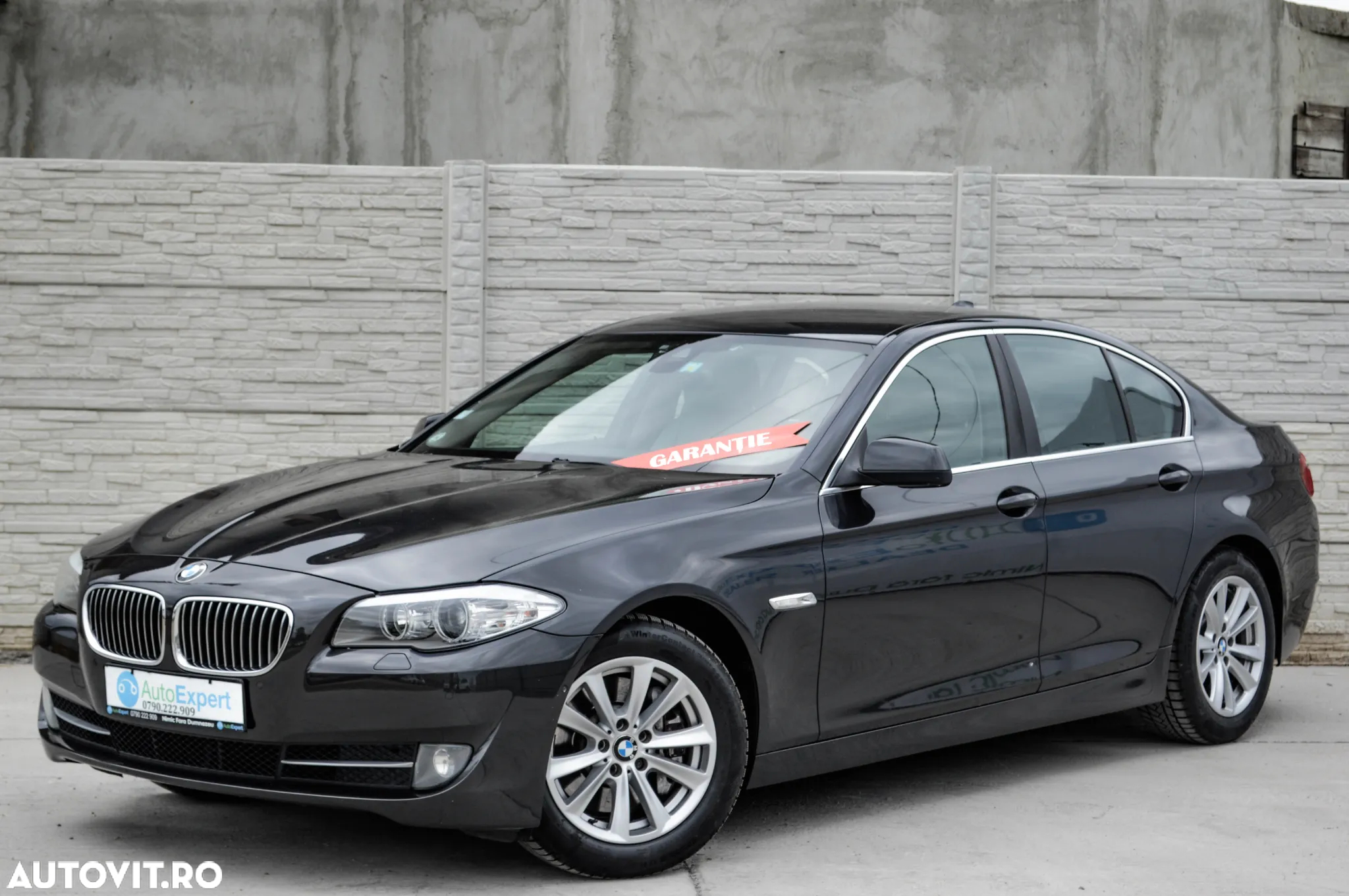 BMW Seria 5 525d xDrive Sport-Aut. - 9