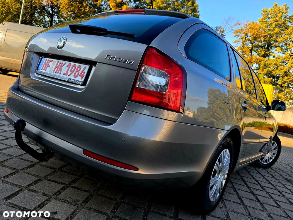 Skoda Octavia Combi 2.0 TDI Ambiente - 9