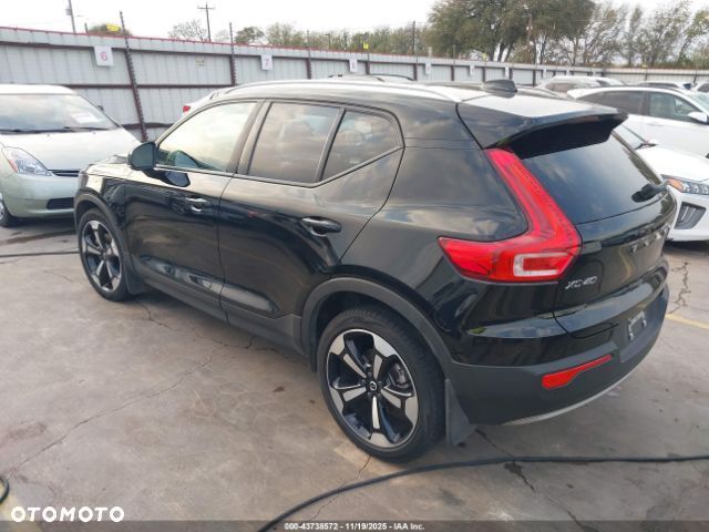Volvo XC 40 B5 B AWD Geartronic Inscription - 4