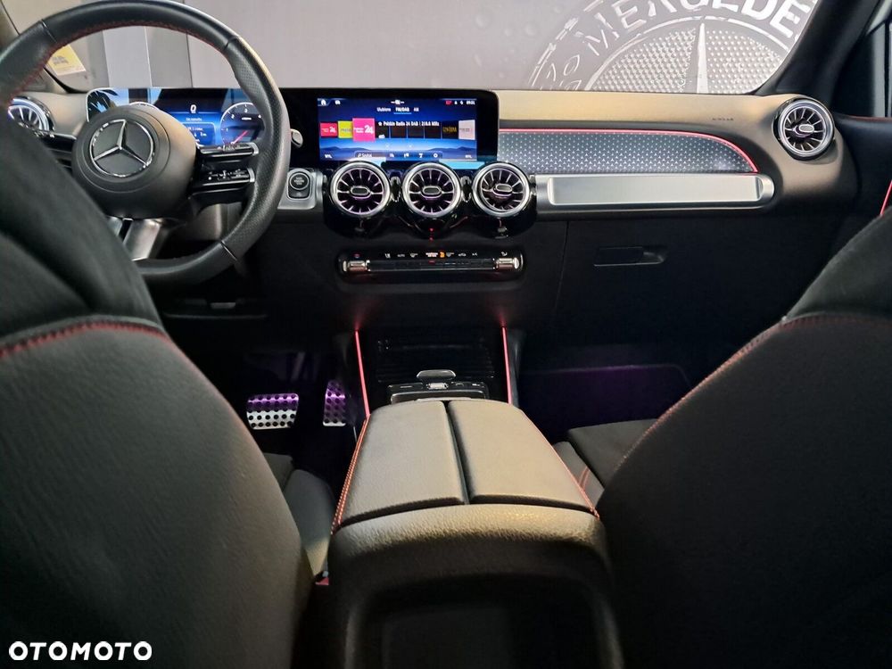 Mercedes-Benz GLB - 32