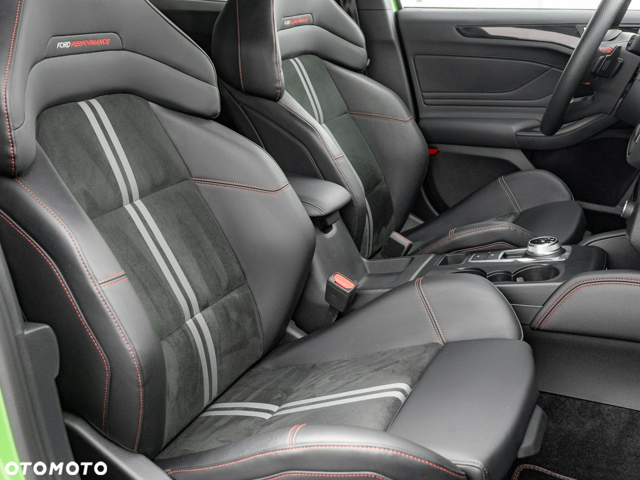 Ford Focus 2.3 EcoBoost ST X - 33