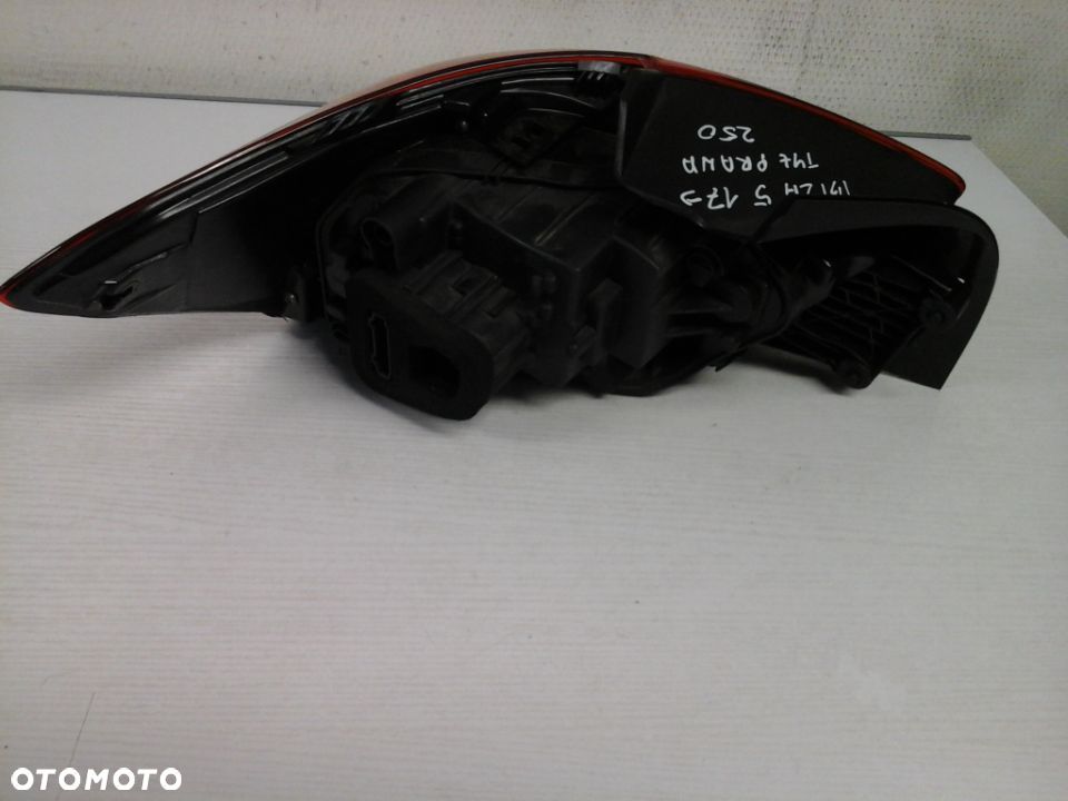 LAMPA TYLNA PRAWA SEAT IBIZA V 17- - 2