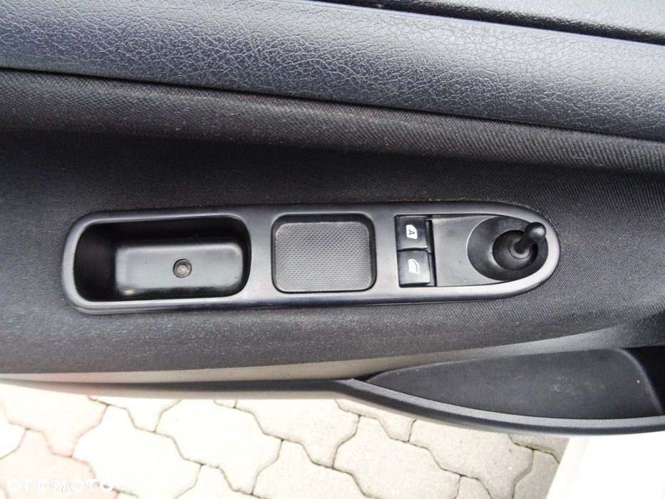 Peugeot 207 1.4 HDi Active - 19