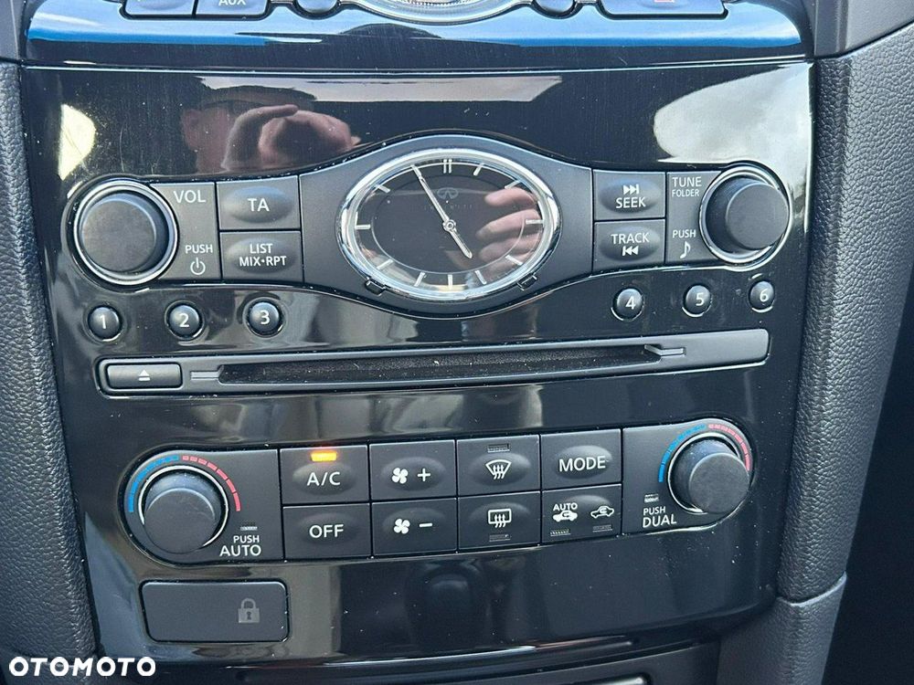 Infiniti QX70 3.7 AWD S Premium - 39