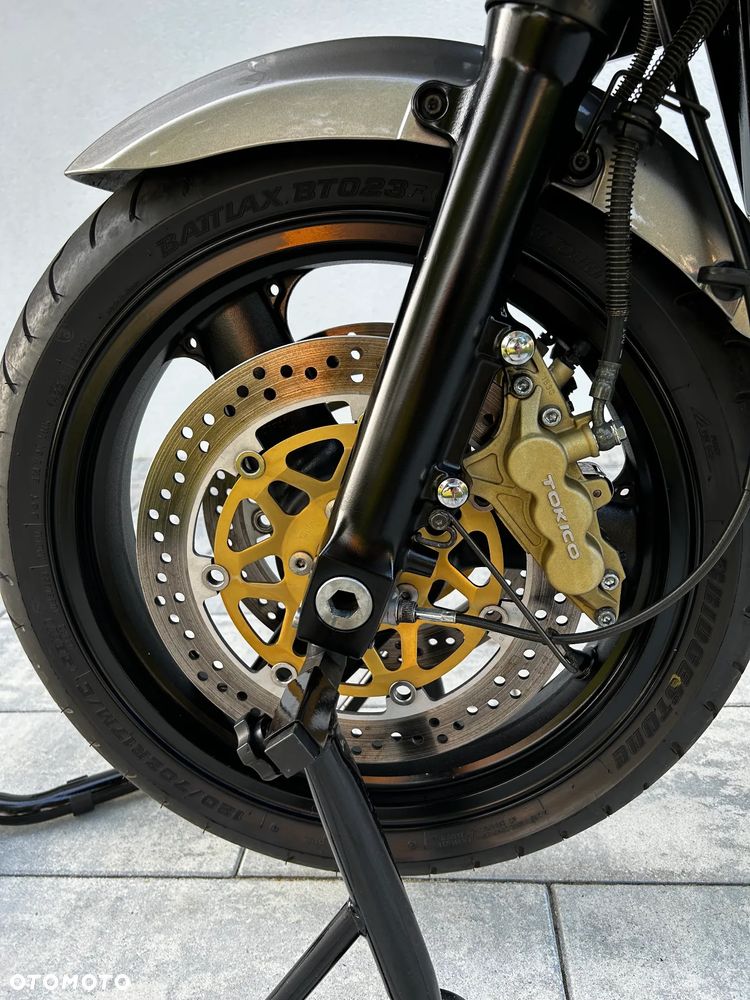 Kawasaki ZRX - 18