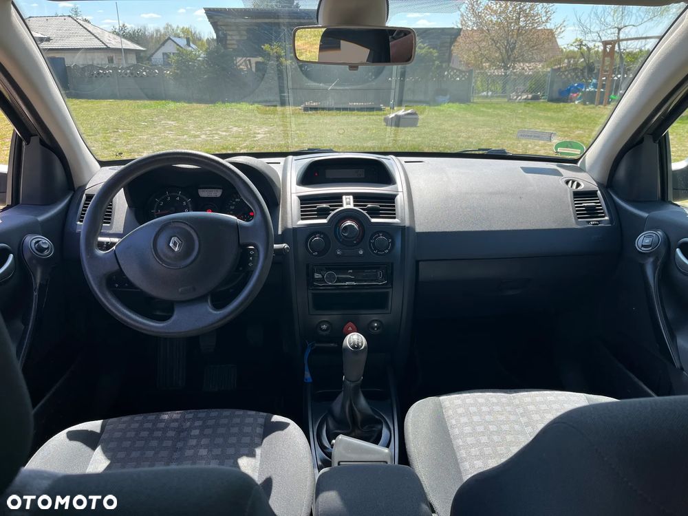 Renault Megane 1.6 16V Dynamique - 9