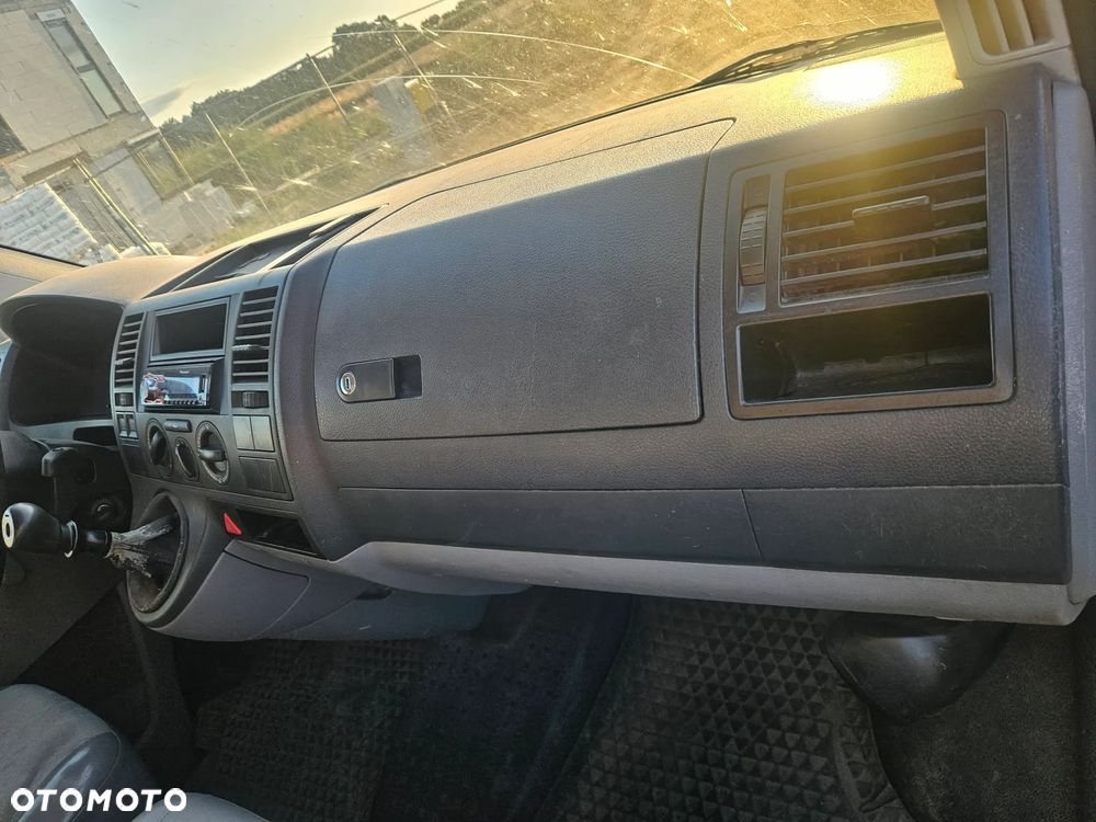 Volkswagen T5 - 6