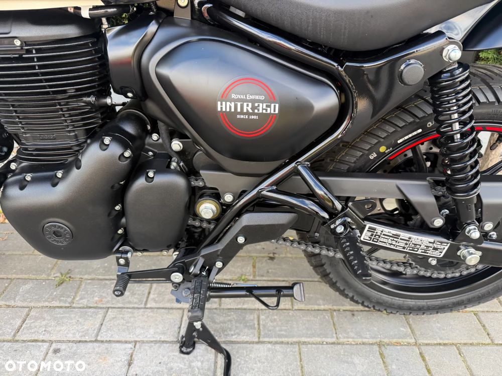 Royal Enfield HNTR - 32