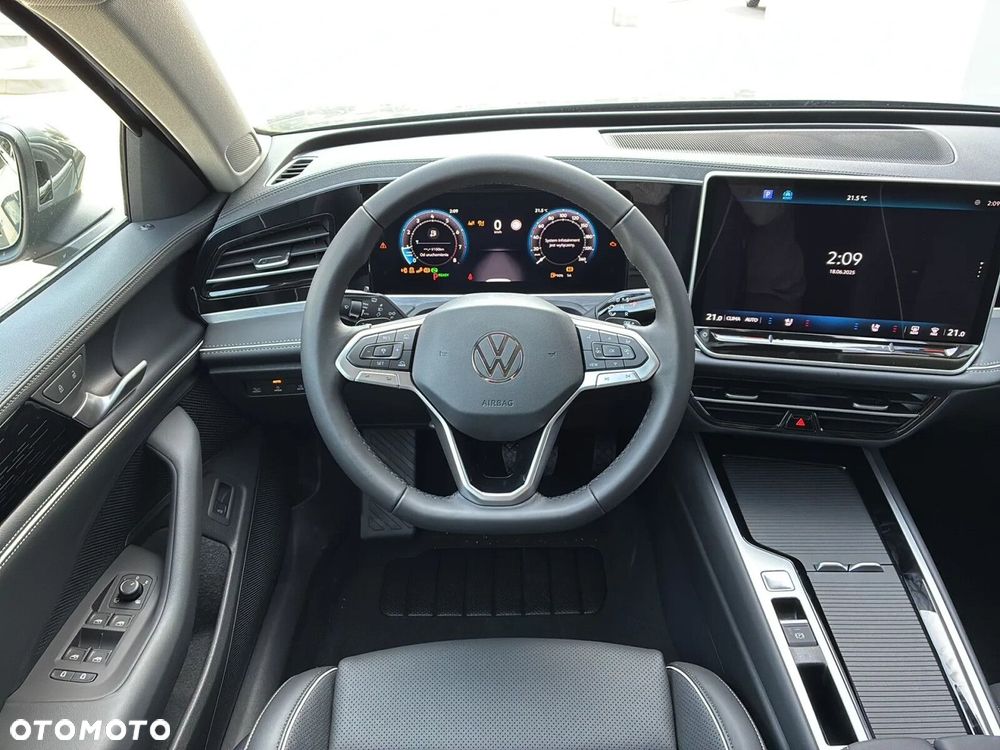 Volkswagen Passat - 13