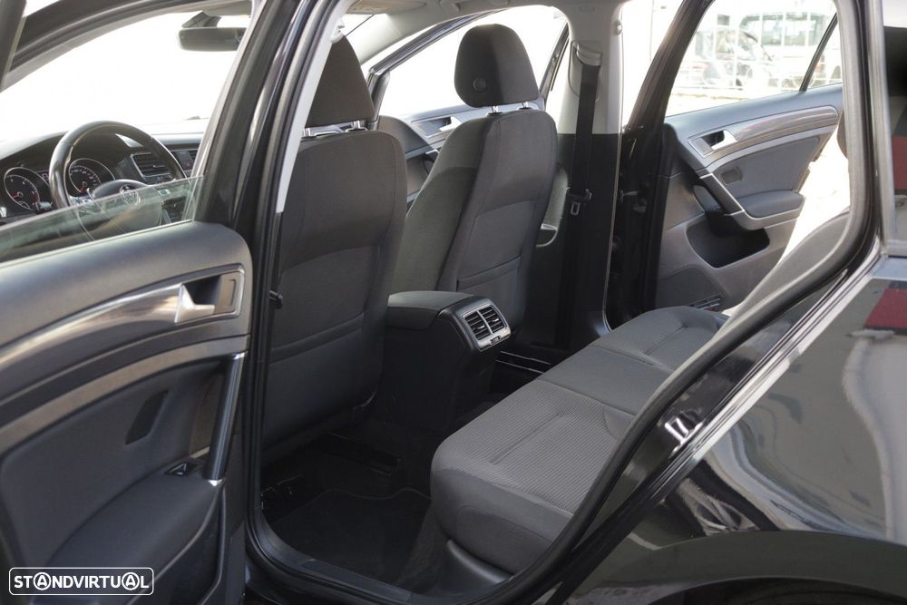 VW Golf Variant 1.6 TDi Confortline - 24